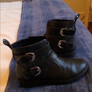 Fit Flop Chelsea Boot with Silver Buckles 7.5